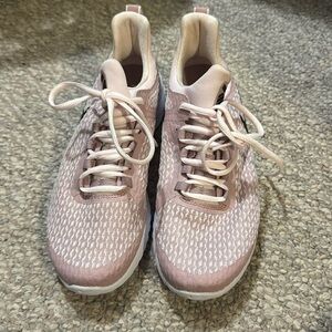 Nike renew tennis shoes